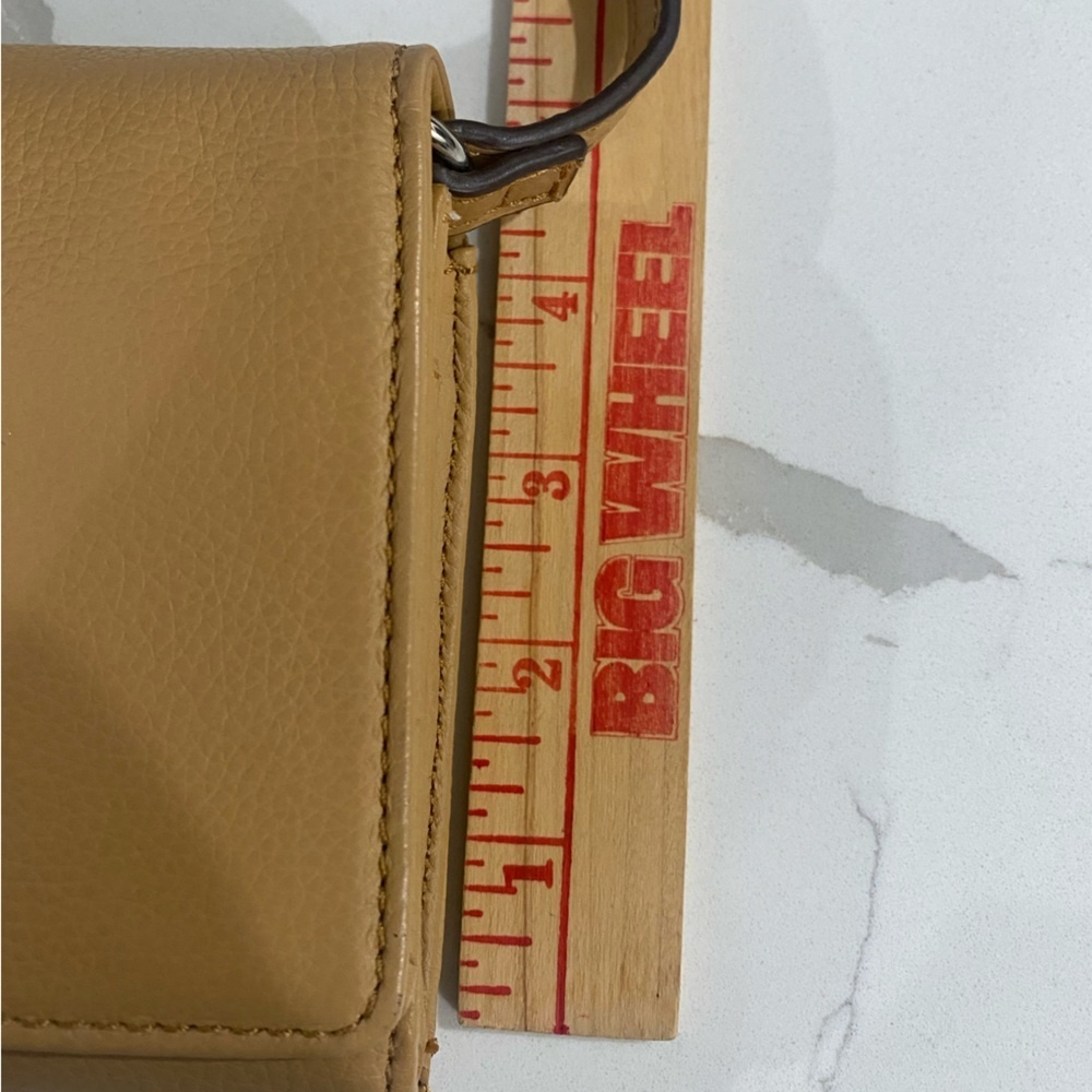 NWOT Tignanello Slim Cellphone Crossbody Leather; color: Honey Tan - Picture 11 of 13